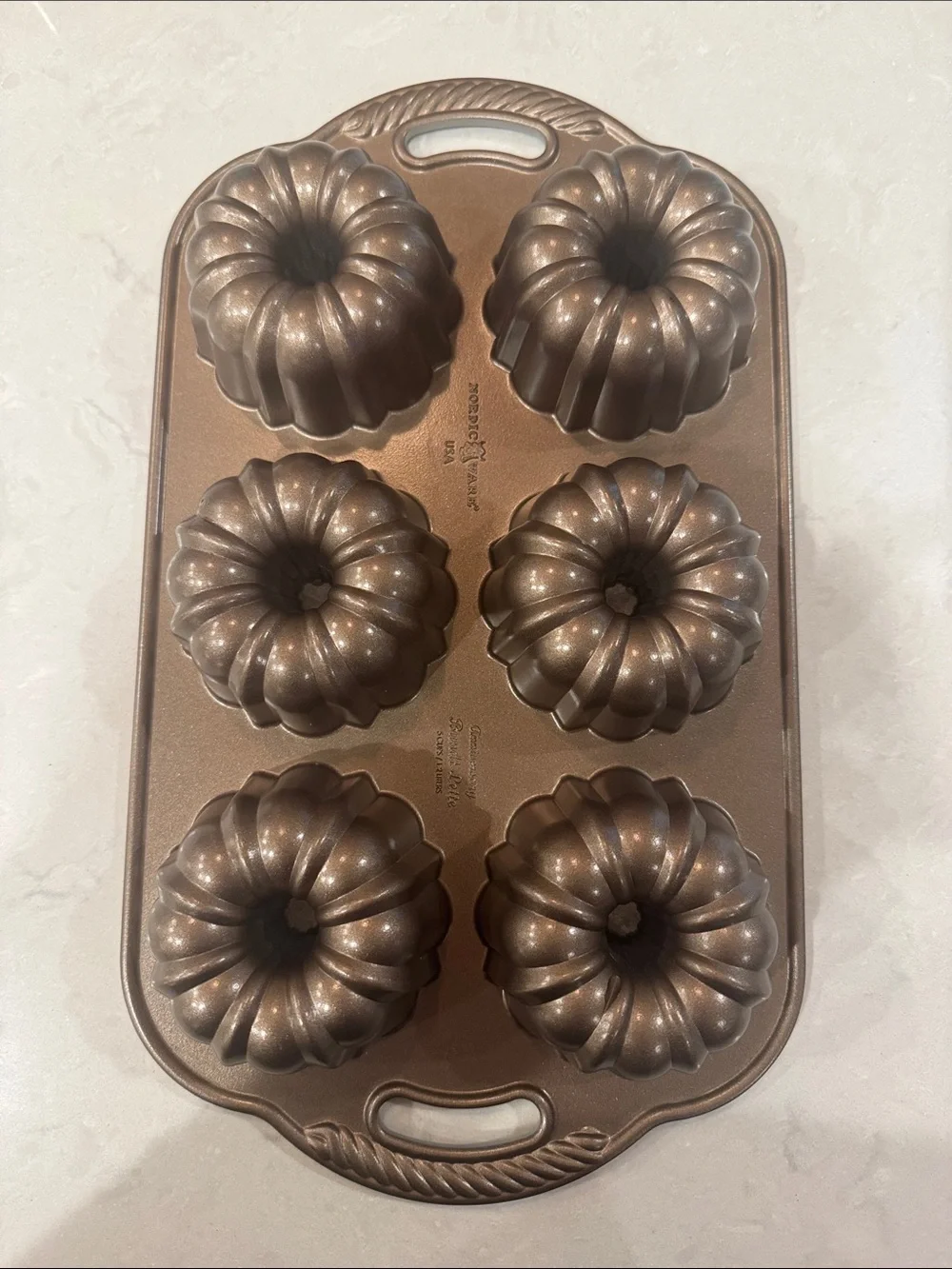 Nordic Ware Silver 6-Cavity Anniversary Bundtlette Pan 5 Cups